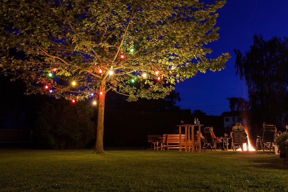 richtig-fotografiert.de - Langzeitbelichtung - Lagerfeuer im Garten