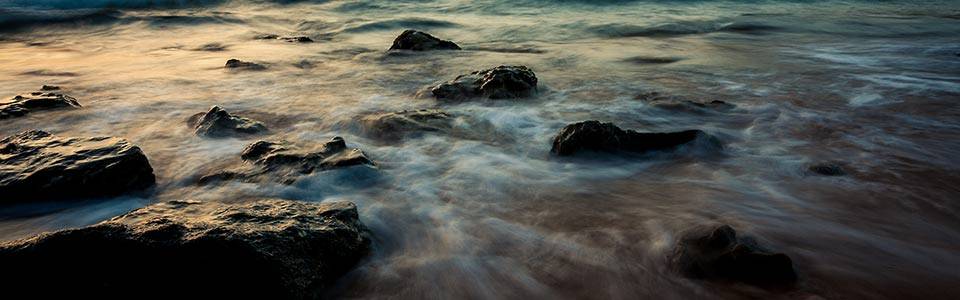 Wasser in Bewegung, Langzeitbelichtung mit einem Weitwinkelobjektiv, Gran Canaria, richtig-fotografiert.de