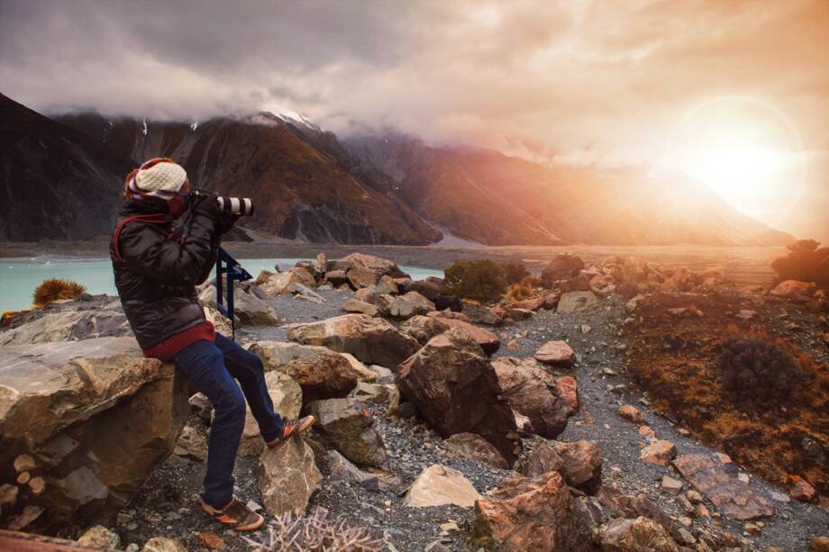 fotografin fotografiert in aoraki - mt.cook national park südinsel neuseeland